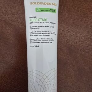Goldfaden MD Pure Start Facial Cleanser - White